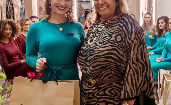 Candidatas visitam indústrias da moda de Caxias do Sul 