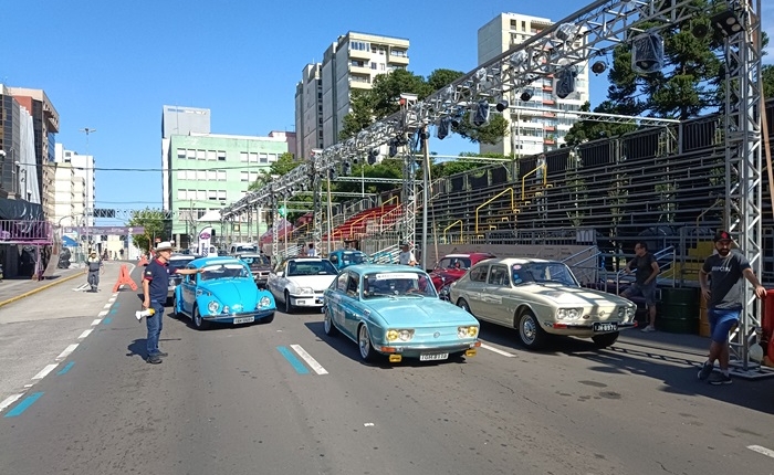 30º Rally dos Gringos, de carros antigos, é realizado durante o final de semana