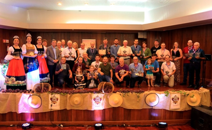 Premiados os vencedores do concurso de uvas da Festa da Uva